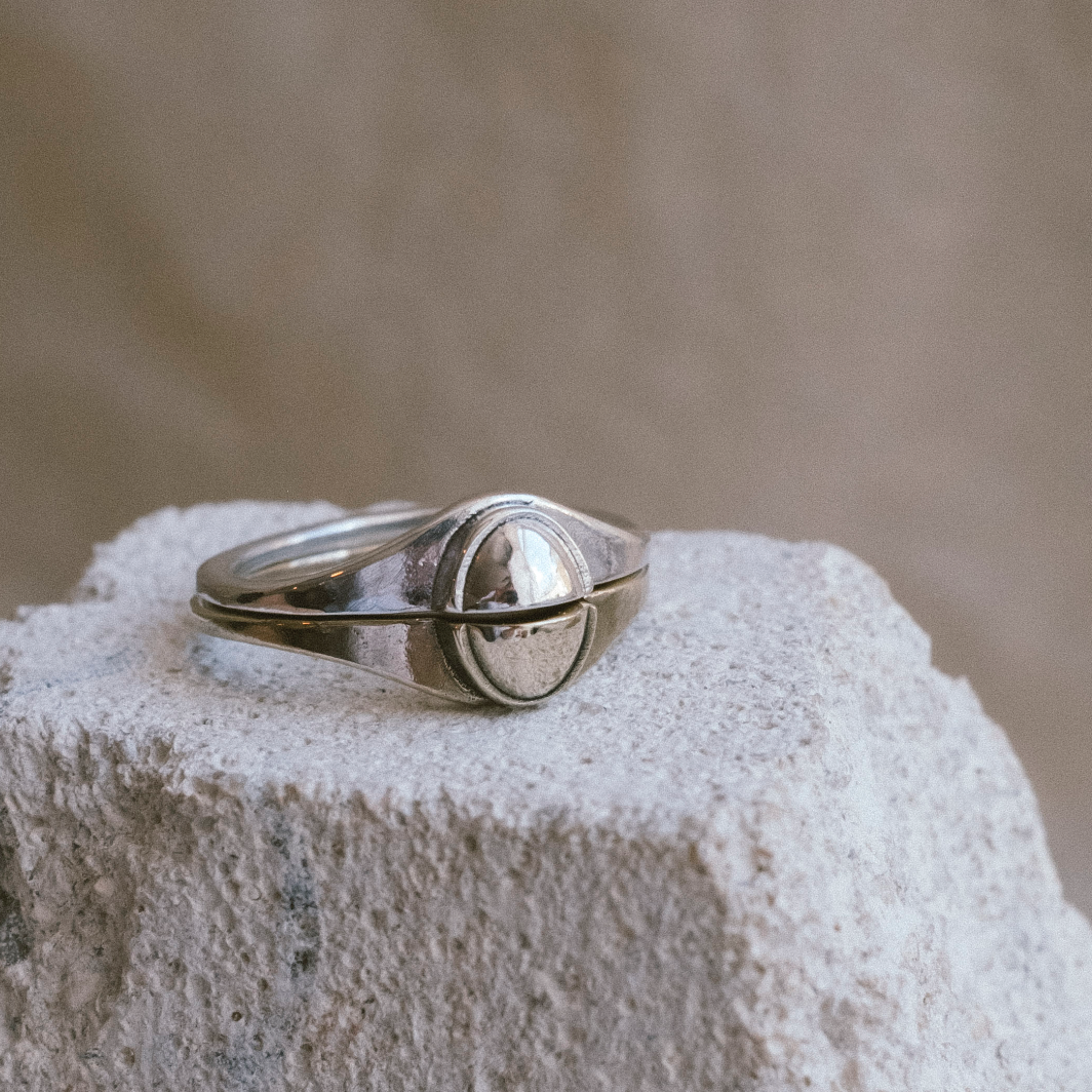tectonic signet ring
