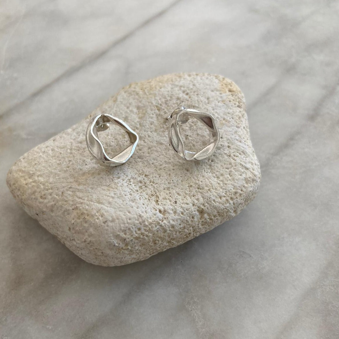 fluid small silver studs