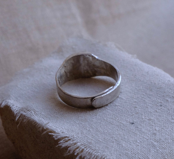 Silver chunky signet ring 