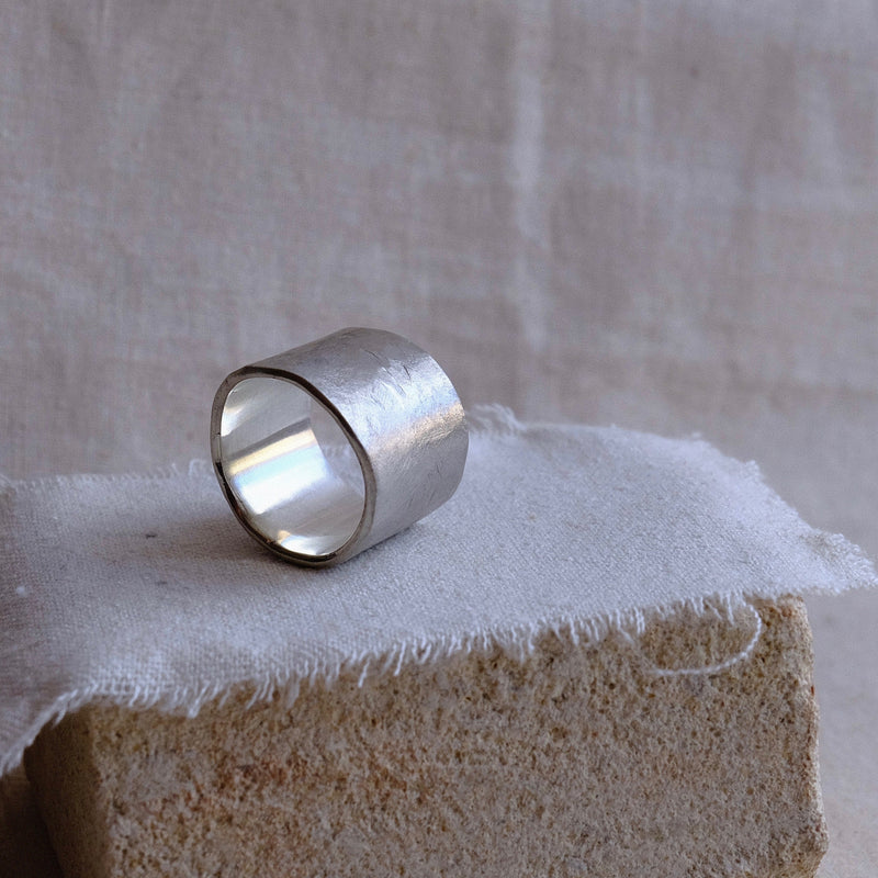 Wide band mens silver ring 