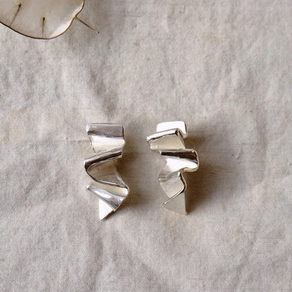 River Series: Fluid studs