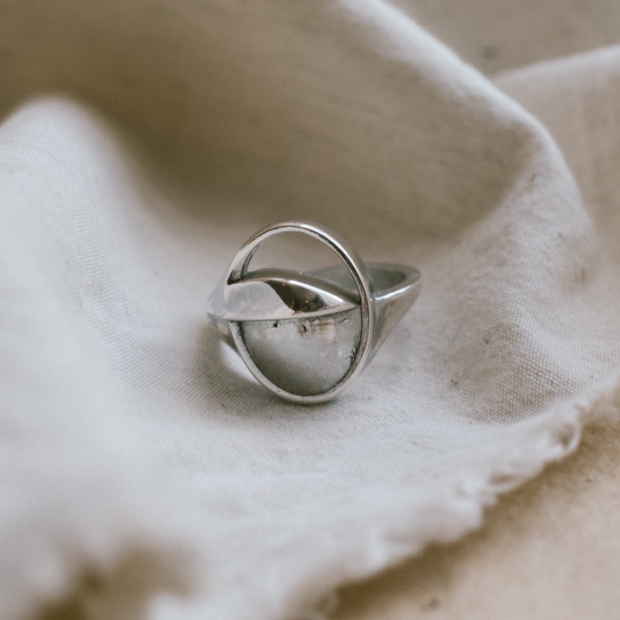 Earthquake Signet Ring