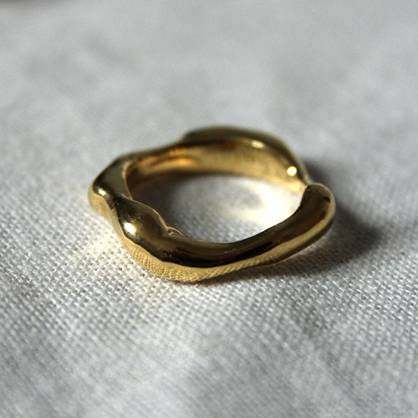 Gold organic ring